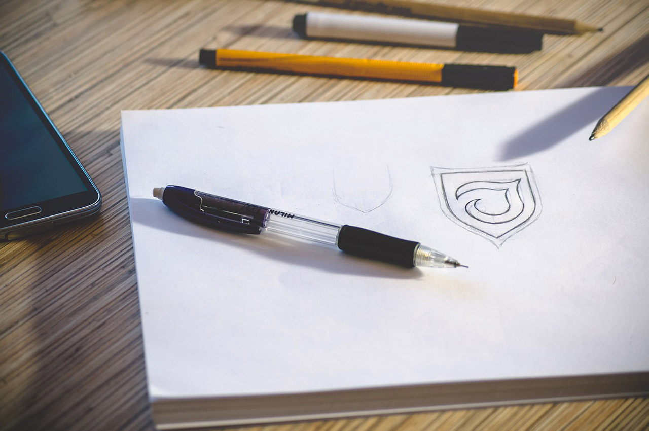 three reasons to hire a professional logo designer - kwayse